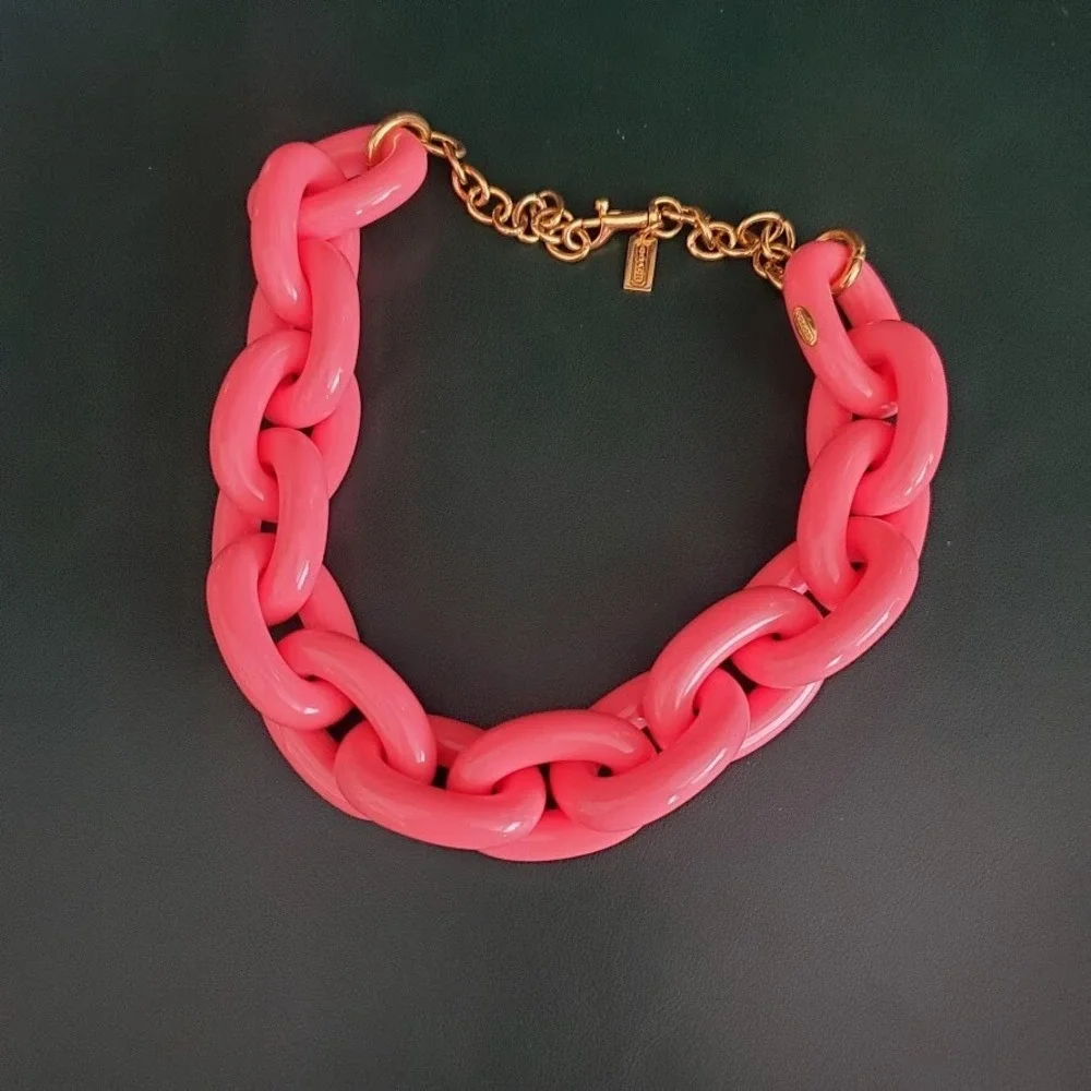 Coach Pink Acrylic Necklace Chunky Open Link Gold Tone‎ Chain Resort Cruise - Picture 6 of 6
